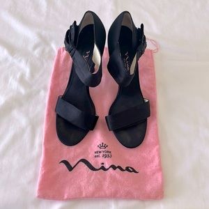 Nina New York black heels shoes size 8 with dust bag